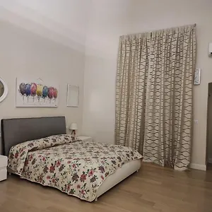 Indahouse Apartment